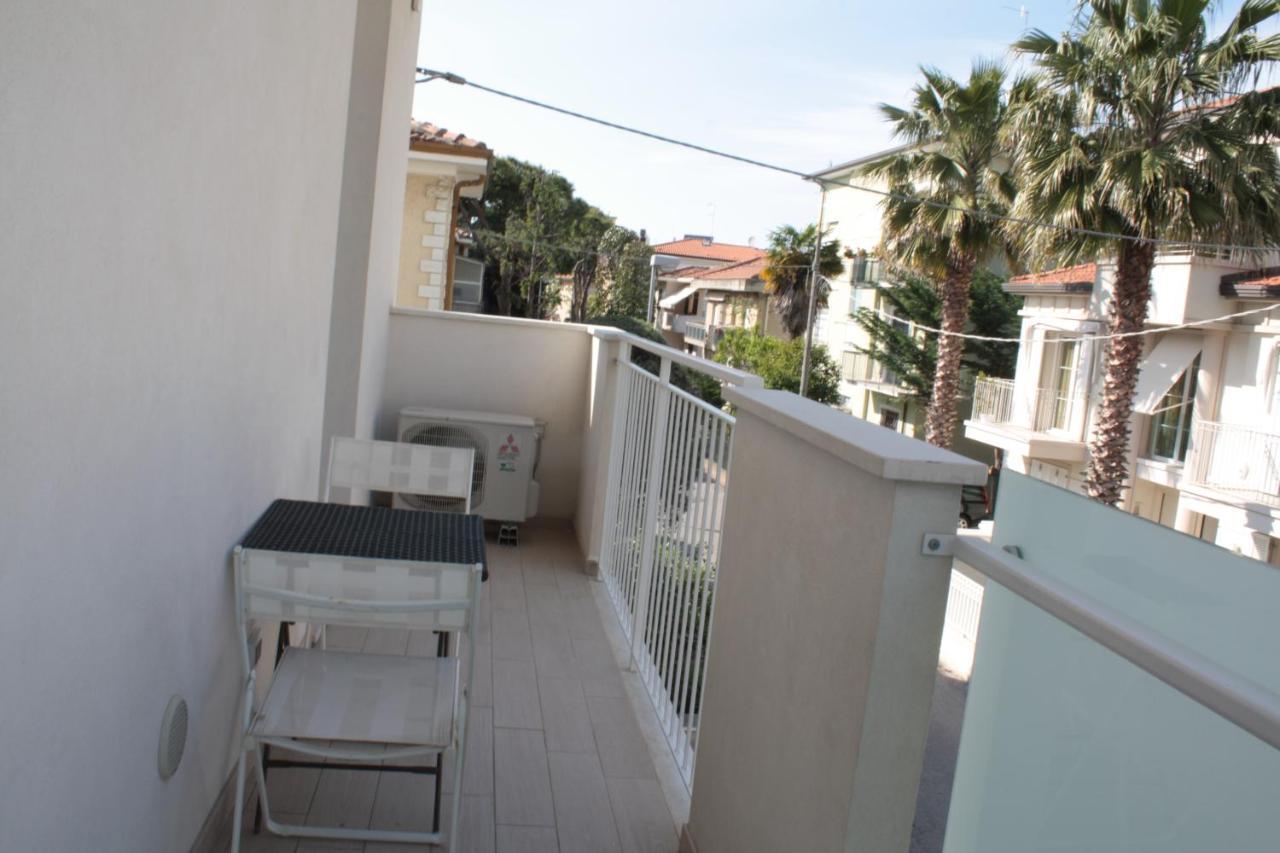 Casa Vacanze Aurora Centro Rimini Exterior photo