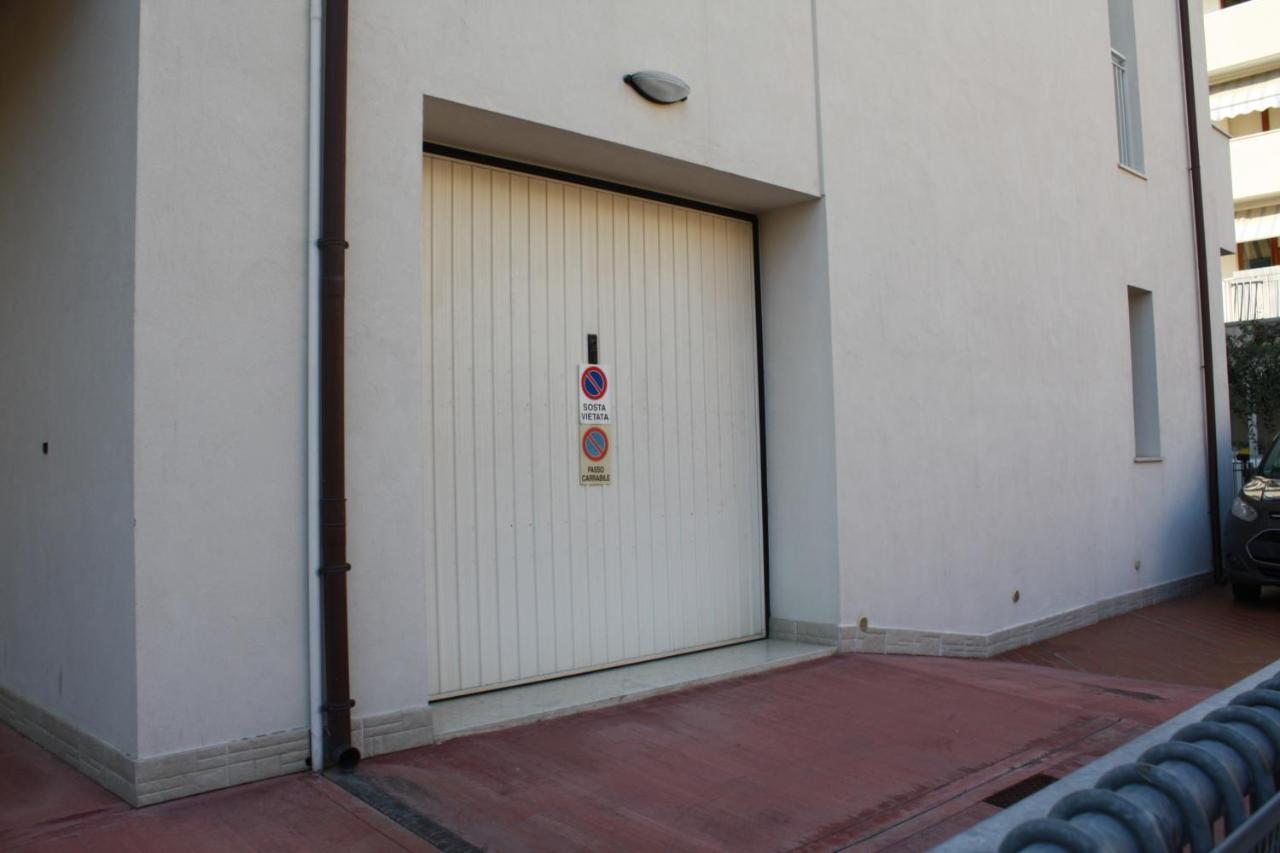 Casa Vacanze Aurora Centro Rimini Exterior photo